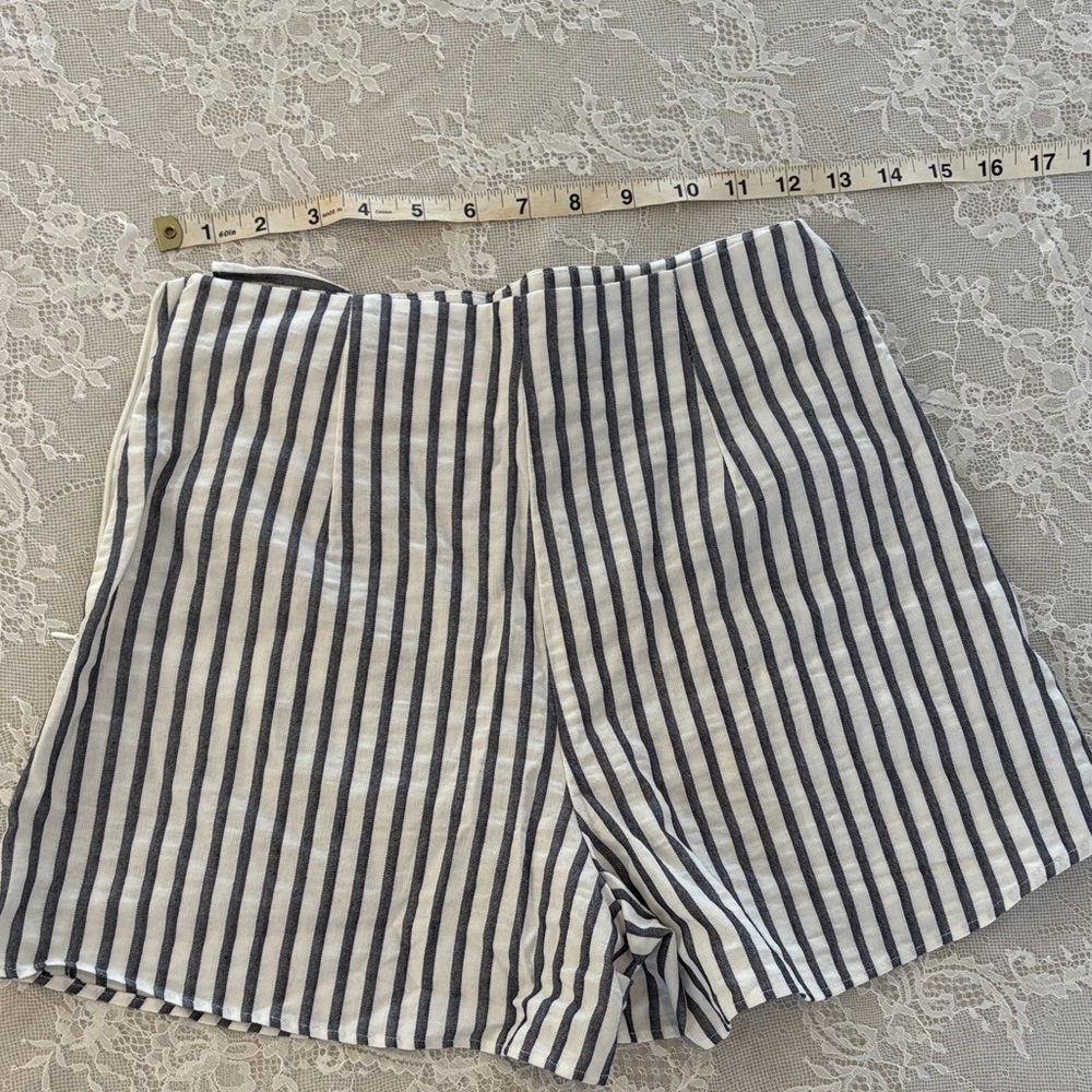 Zara Striped Ruffle Shorts - Picture 3 of 4